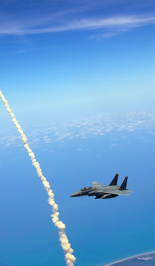 Ракета промахнулась мимо военного самолета