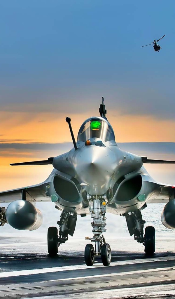 Самолет на авианосце