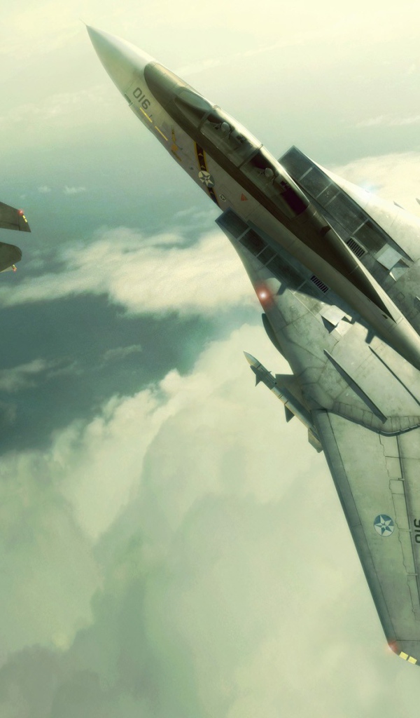 Два истребителя идут параллельным курсом