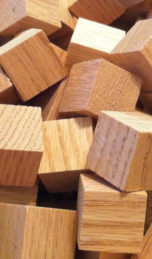 Россыпь деревянных кубиков