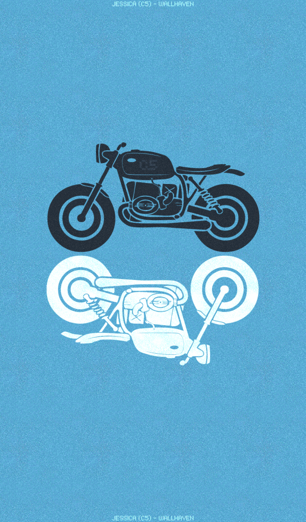 Черный и белый мотоциклы, голубой фон