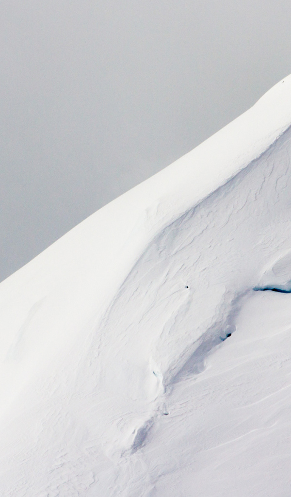 Холодная снежная гора