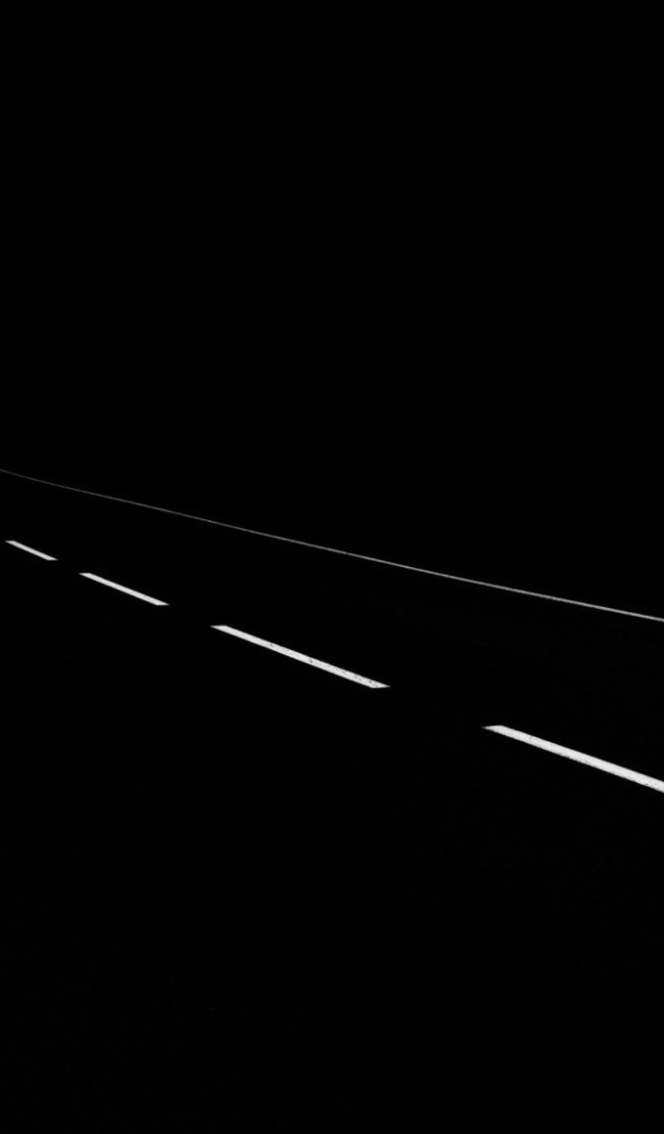 Лента шоссе, черный фон