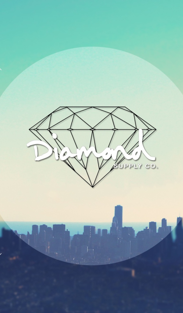 Символ бриллиант в небе над городом