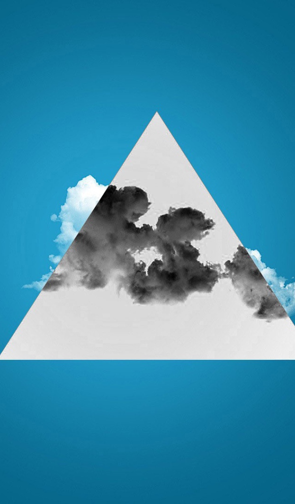 Треугольник с облаком на голубом фоне