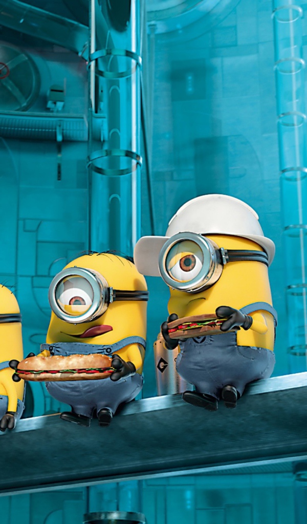 Миньоны обедают на стройке