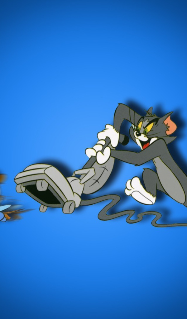 Том хочет пропылесосить мышонка