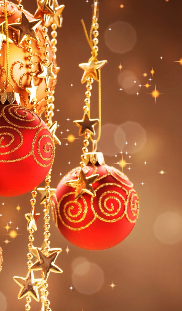 Елочные игрушки на цепочках