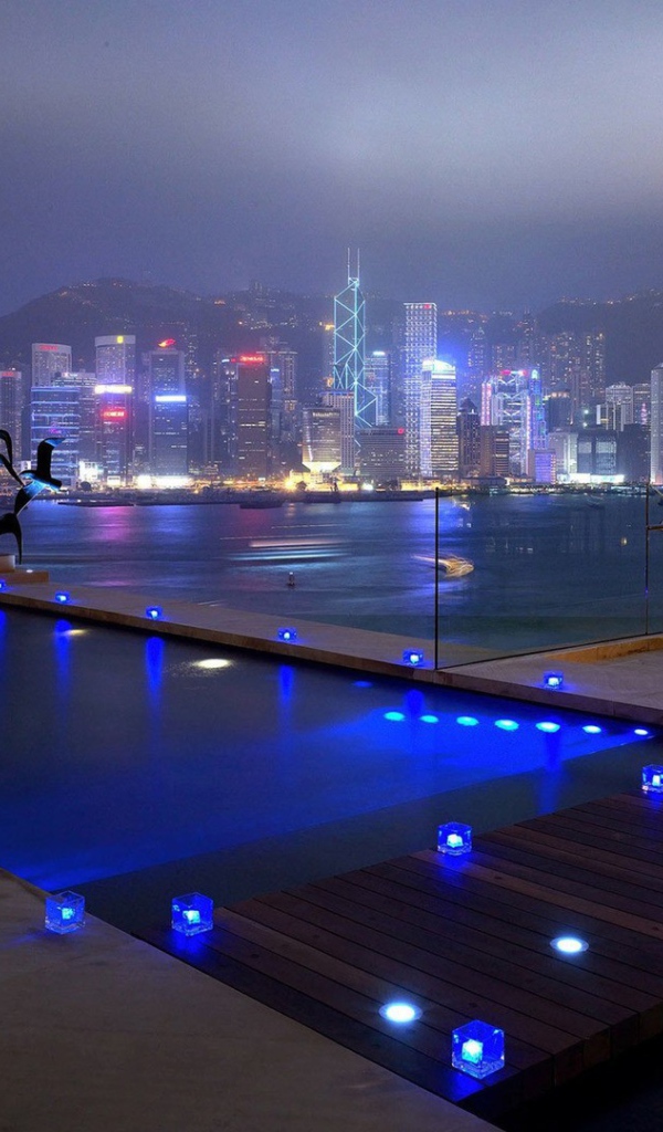 Место для отдыха на набережной Гонконга