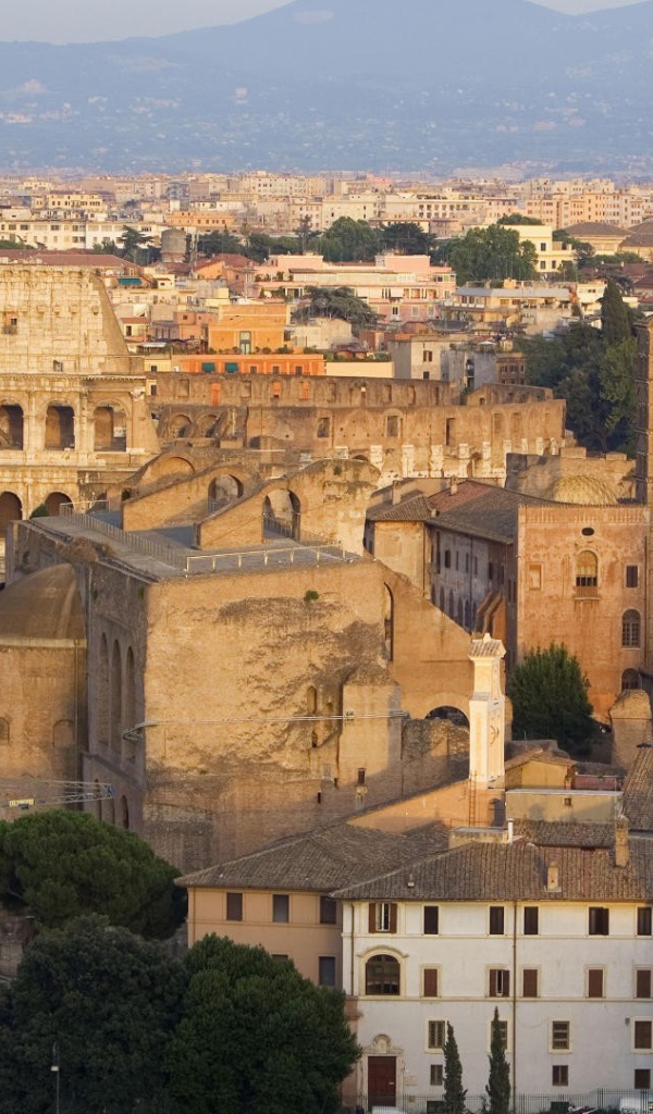Древние здания в древнем городе Риме