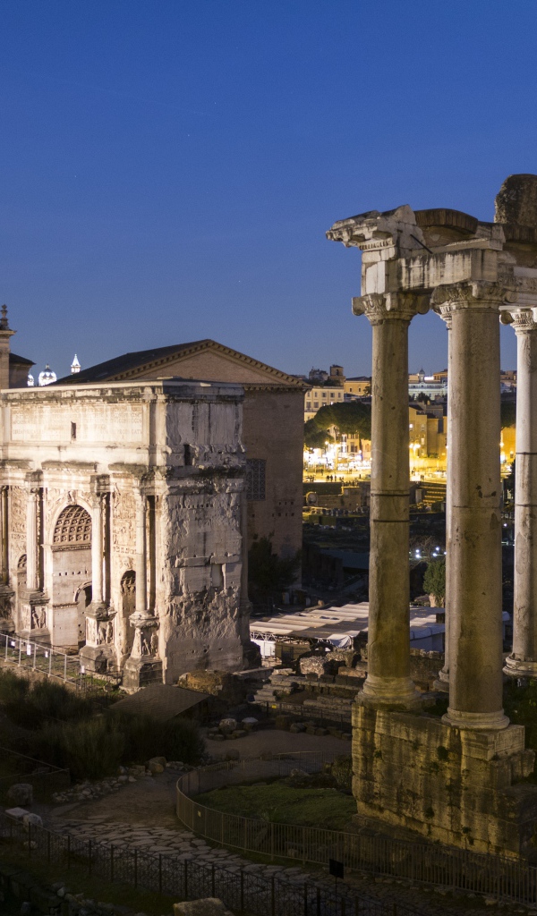 Древние руины в Риме