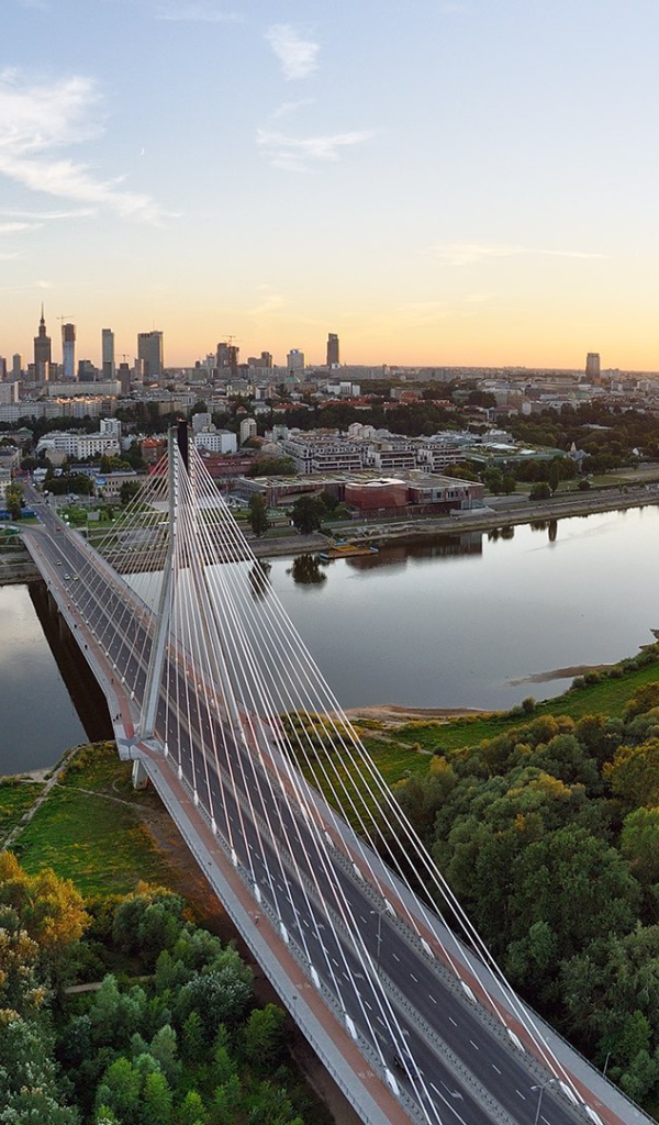 Мост через реку в Варшаве