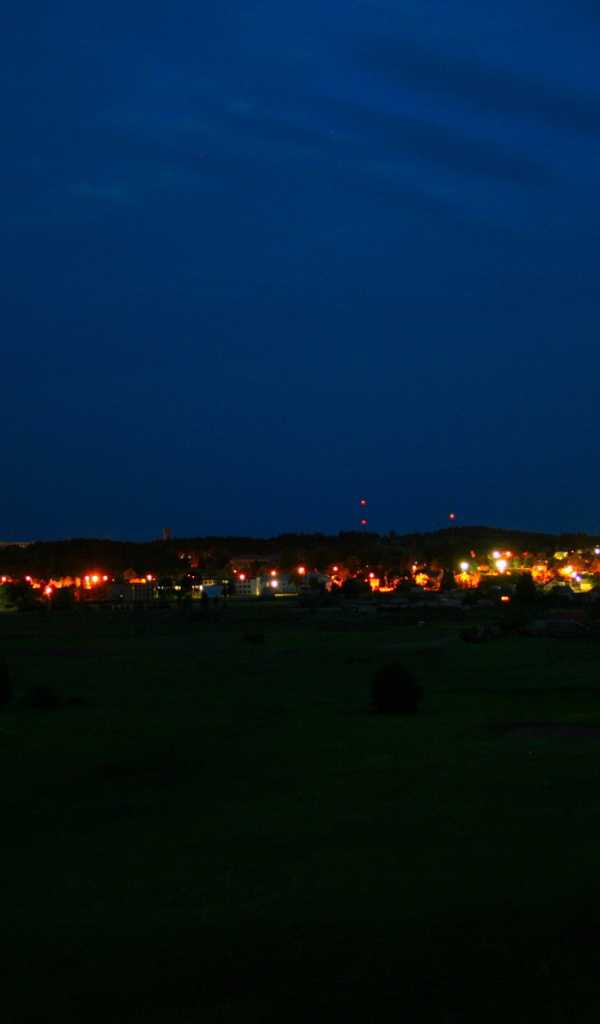 Свет города в темноте