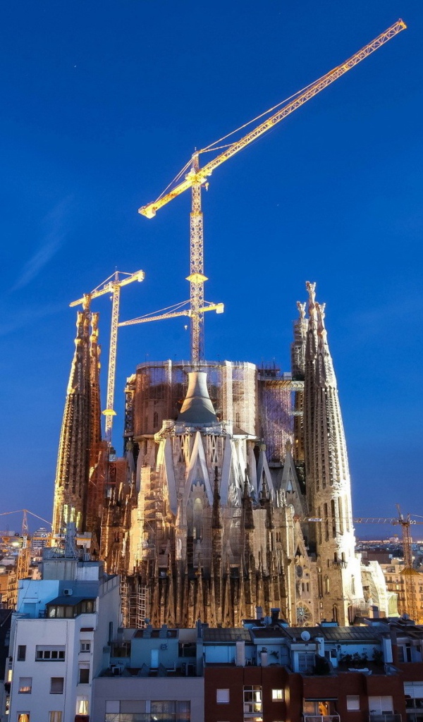 Стройка собора в Барселоне, Испания