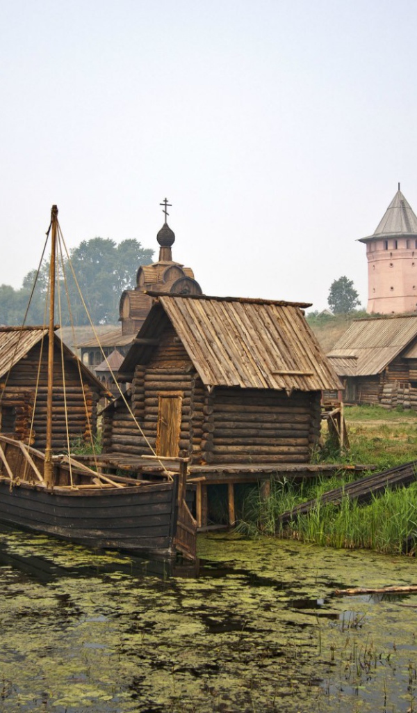 Причал для лодок в Суздали, Россия