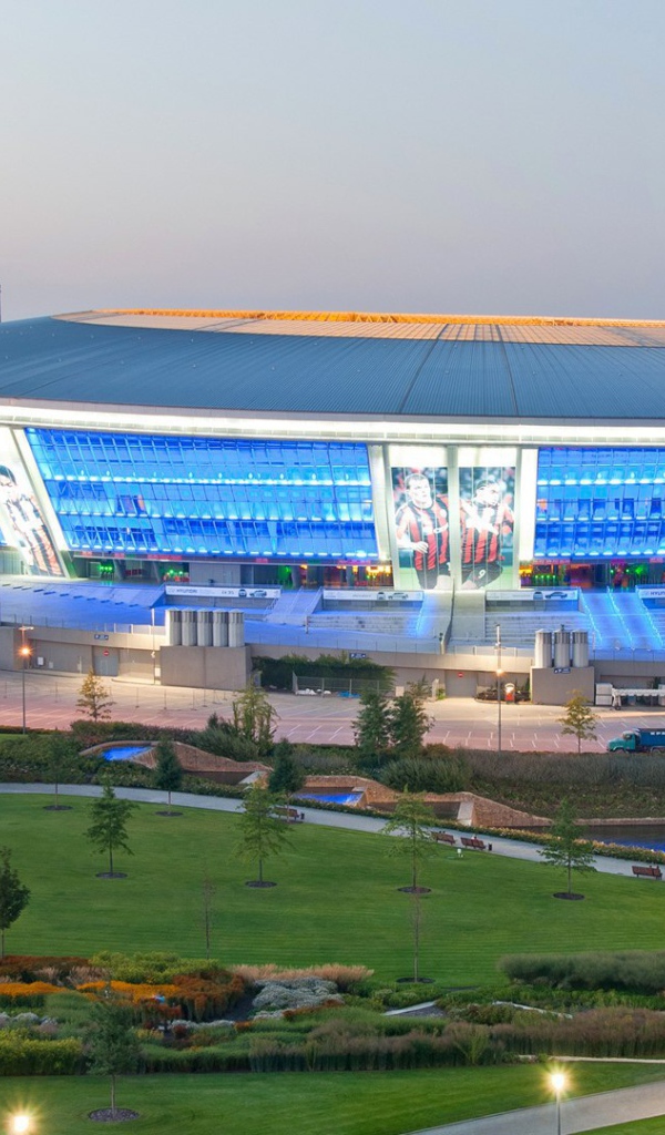 Донбасс Арена — футбольный стадион в Донецке