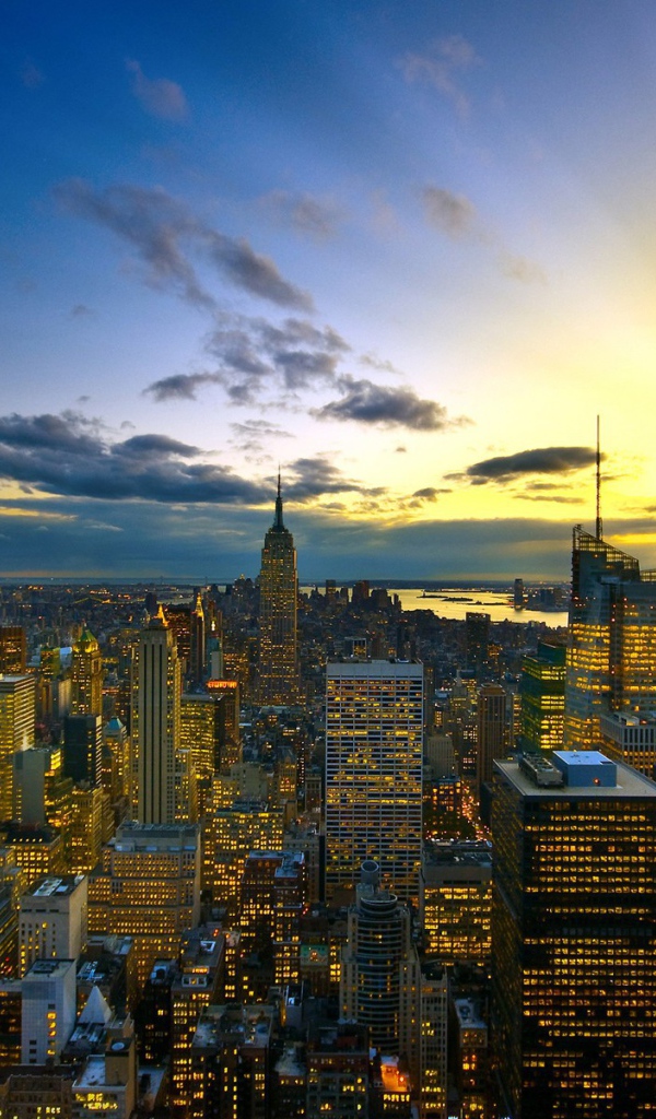 Вечерние огни большого города