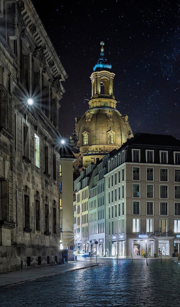 Ночной город в Германии