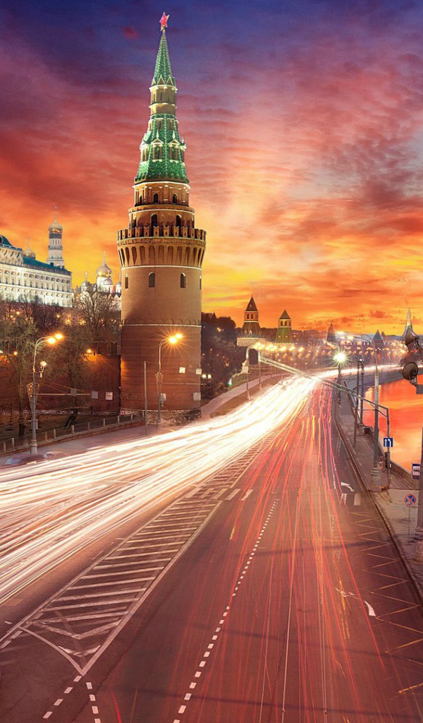 Оранжевый закат  в Москве