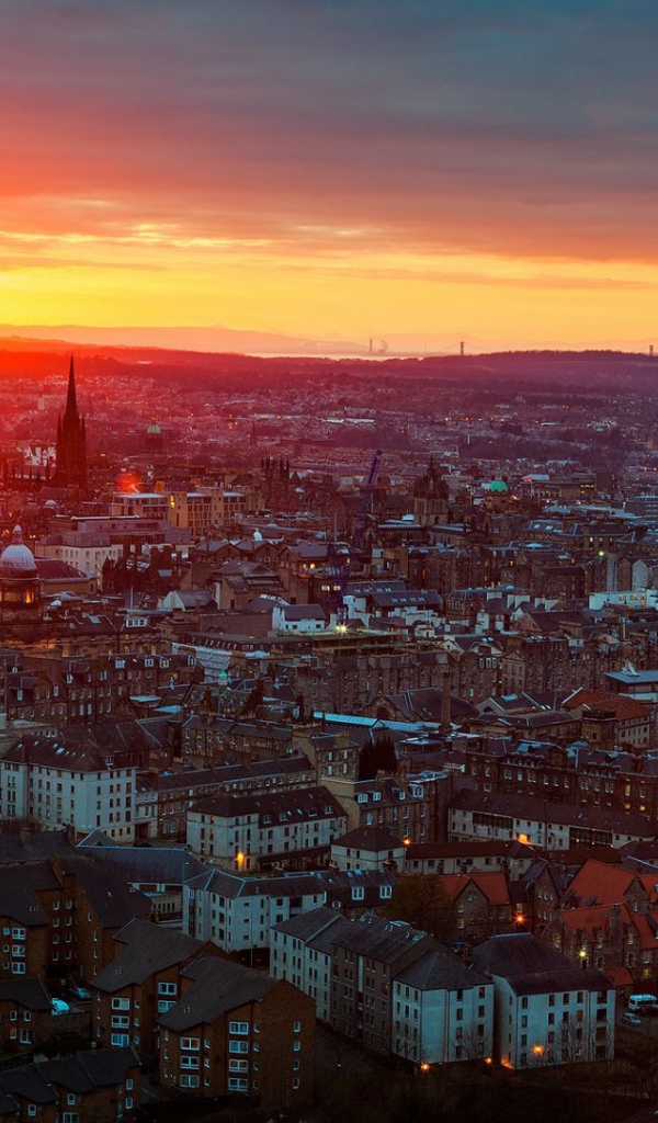 Закат в городе Эдинбург, Шотландия