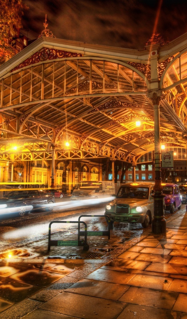 Навес над улицей