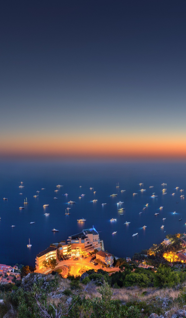 Огни на яхтах в бухте Монако