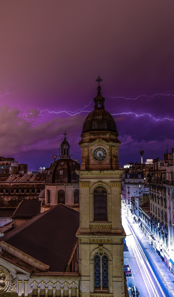 Гроза над Буэнос-Айресом в Аргентине