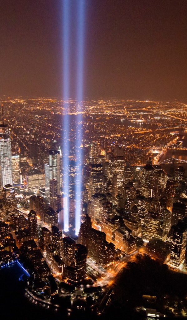 Башни из света в Нью-Йорке