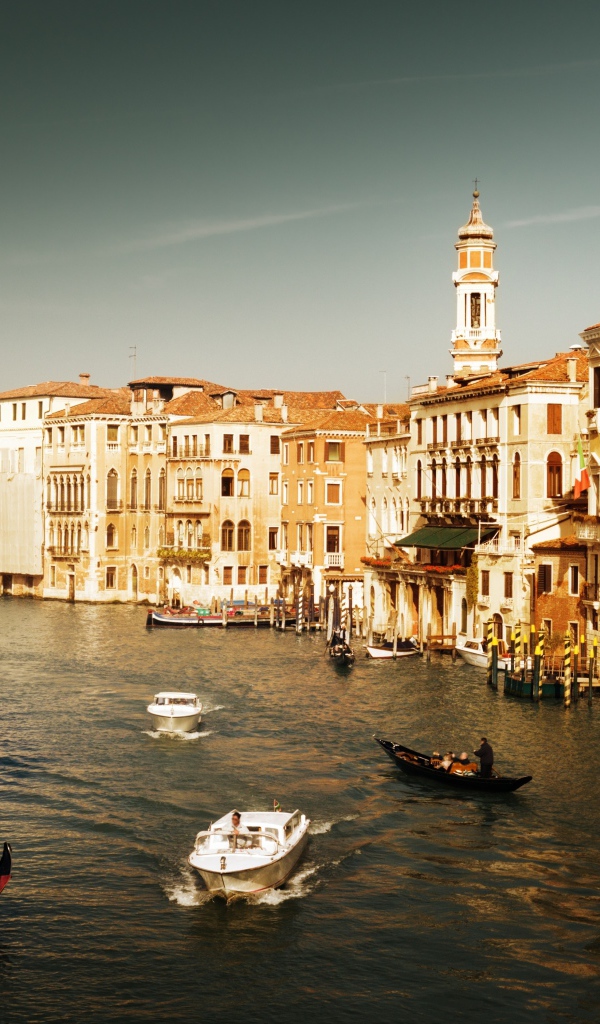 Широкая улица в Венеции