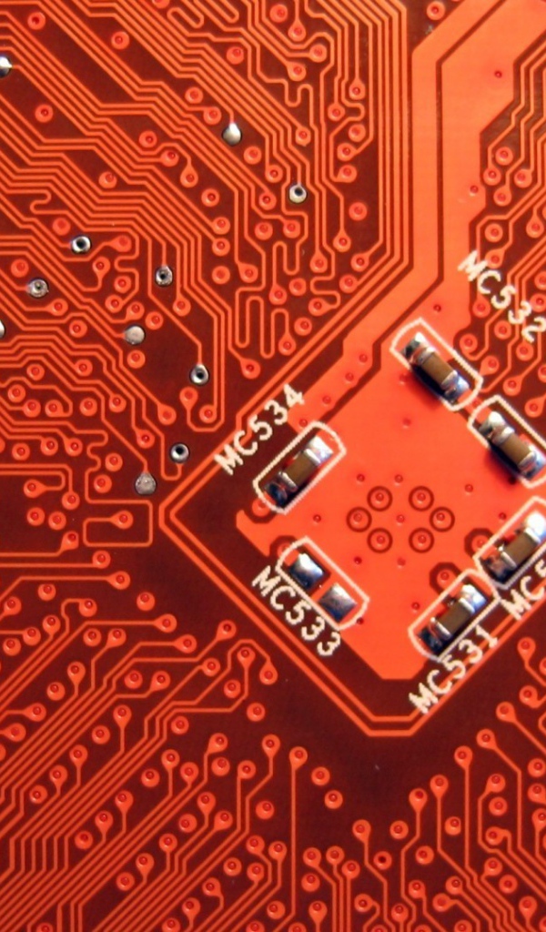 Компьютерная плата красного цвета