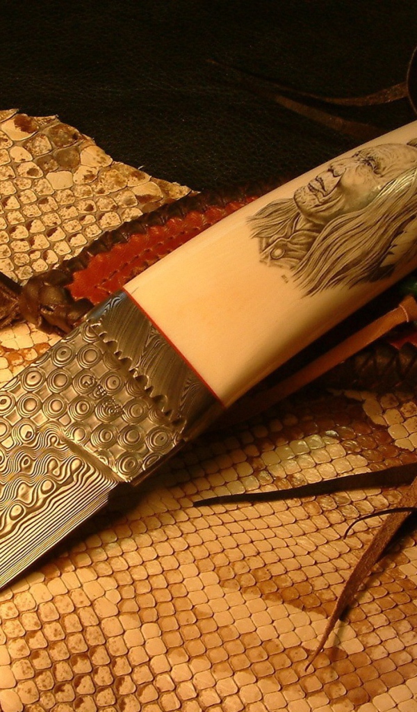 Нож с изображением индейца на рукояти