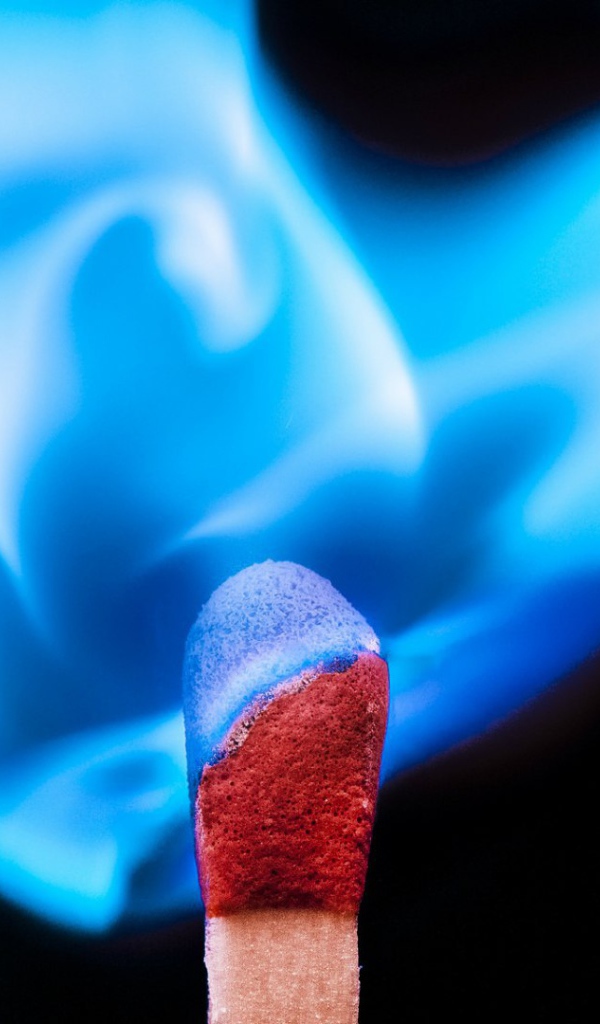 Голубое пламя спички