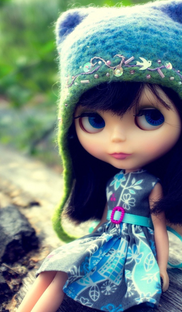 Кукла Блайз в шапке