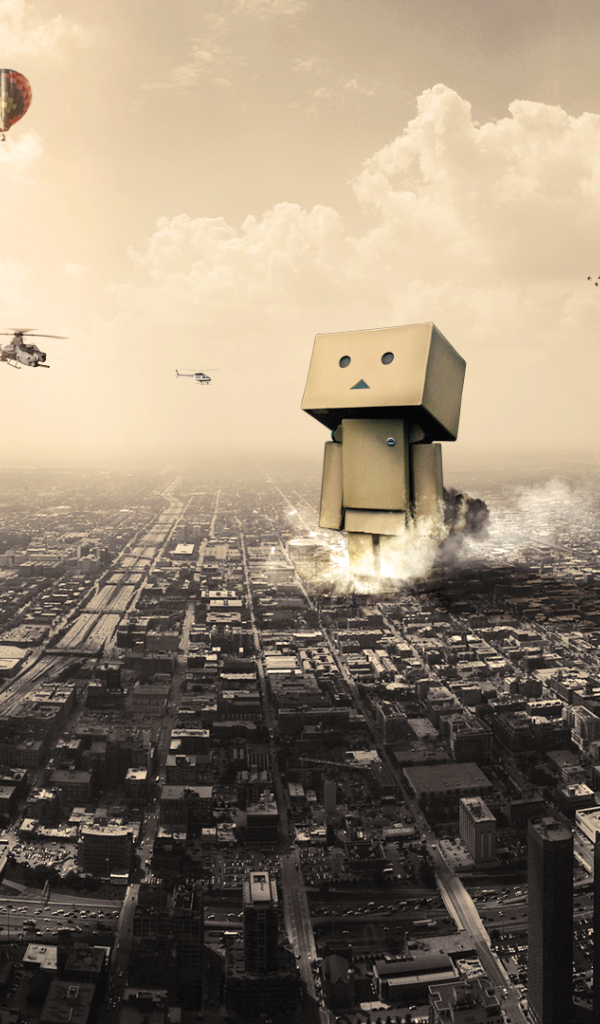 Картонный человек разрушает город