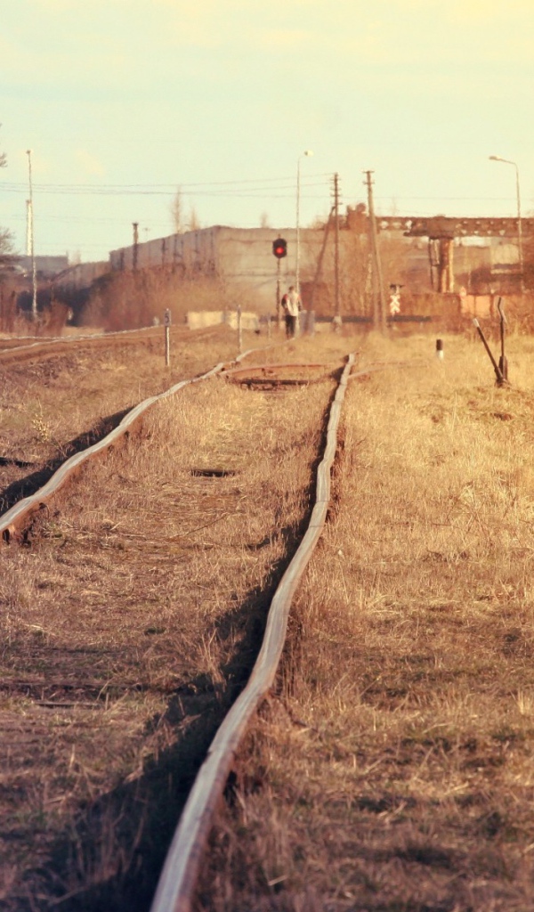 Деформированные старые рельсы