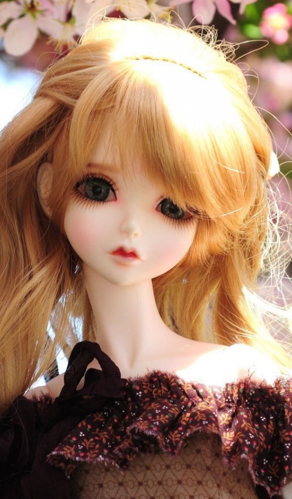 Кукла с грустным взглядом