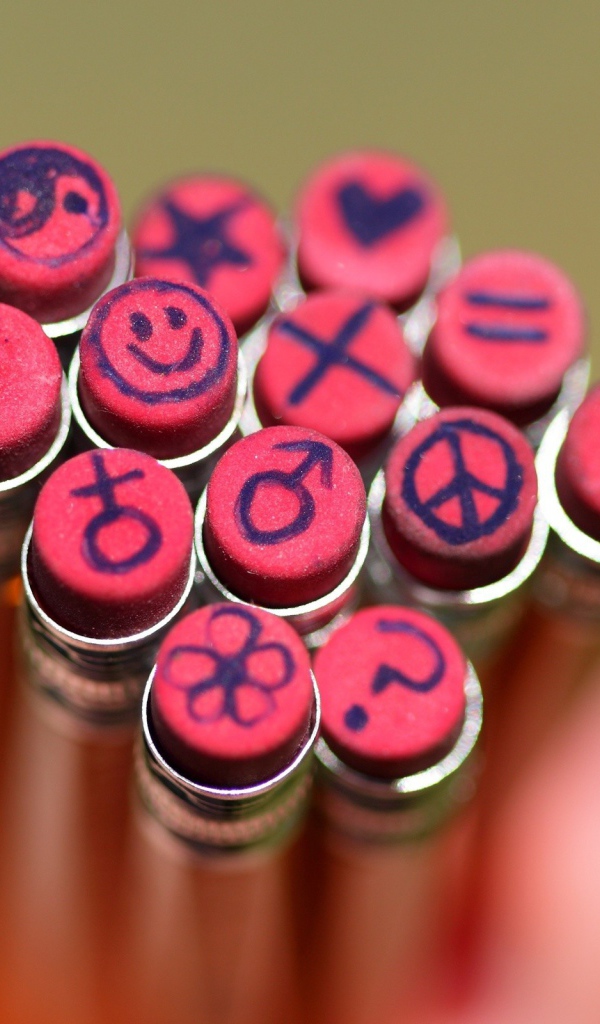 Рисунки на ластиках карандашей