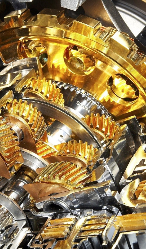 Позолоченные шестеренки в двигателе