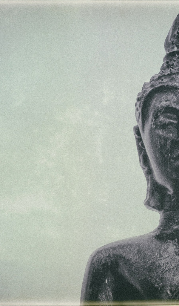 Голова Будды из камня