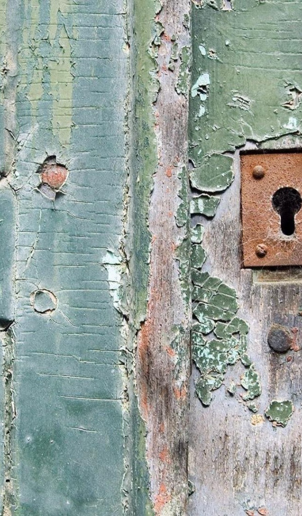 Замочная скважина в паутине