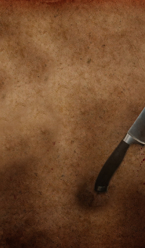 Кухонный нож с кровью