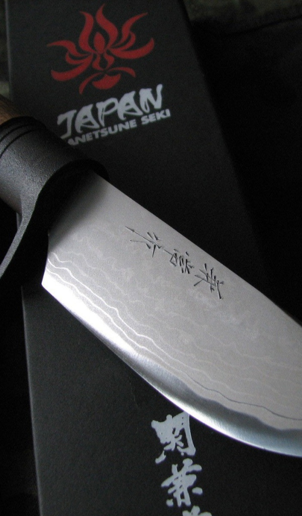 Нож с иероглифами из Японии