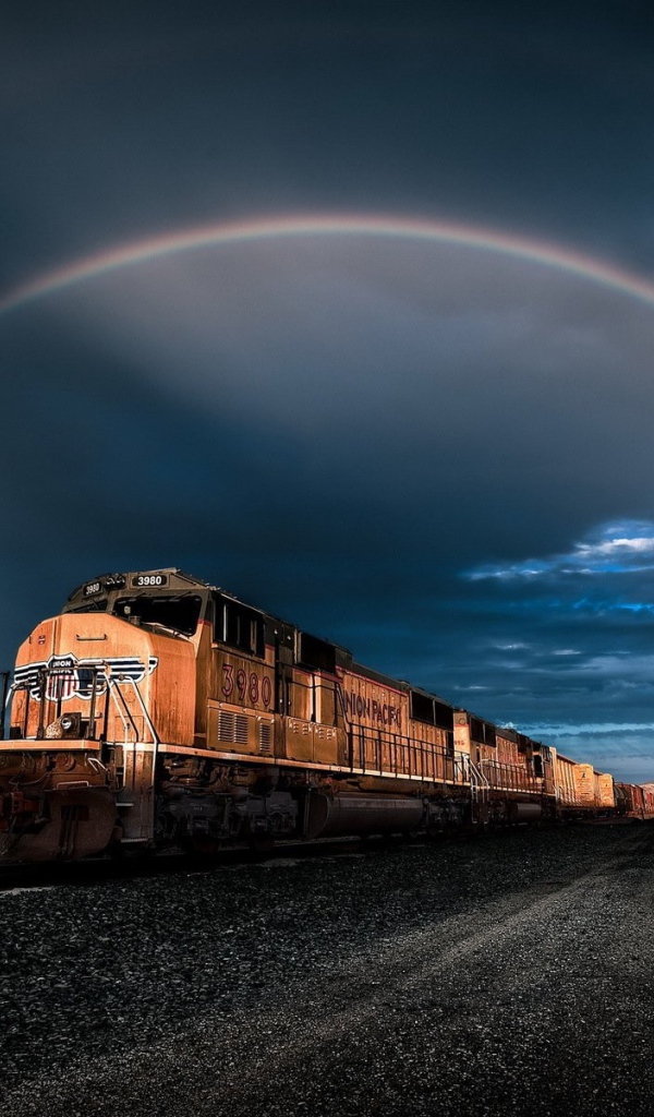 Локомотив на фоне радуги