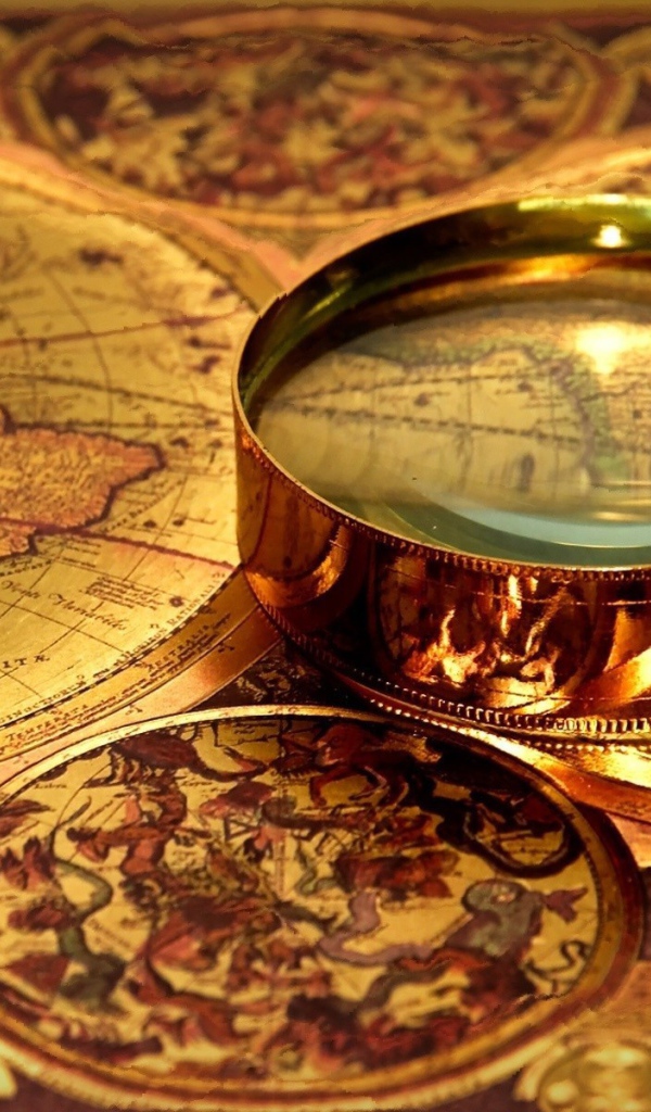 Лупа на старинной карте