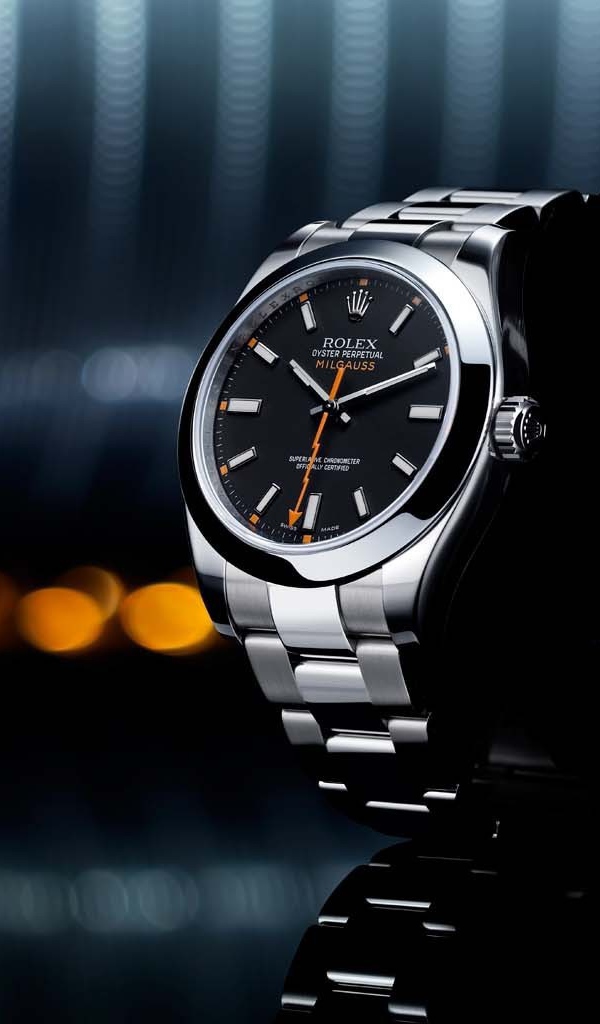 Новые дорогие часы фирмы Ролекс