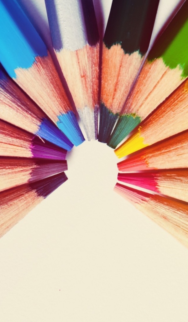 Палитра цветных карандашей