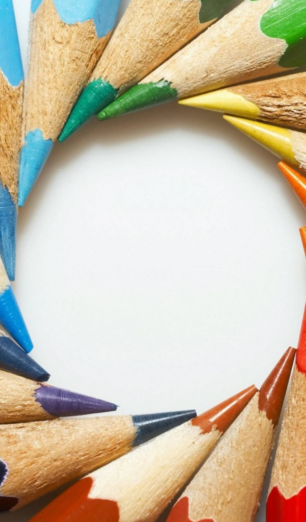 Палитра карандашей в форме круга