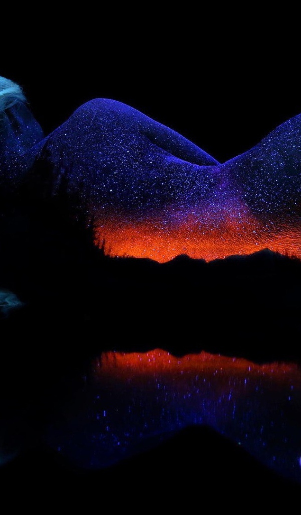 Силуэт девушки вселенной