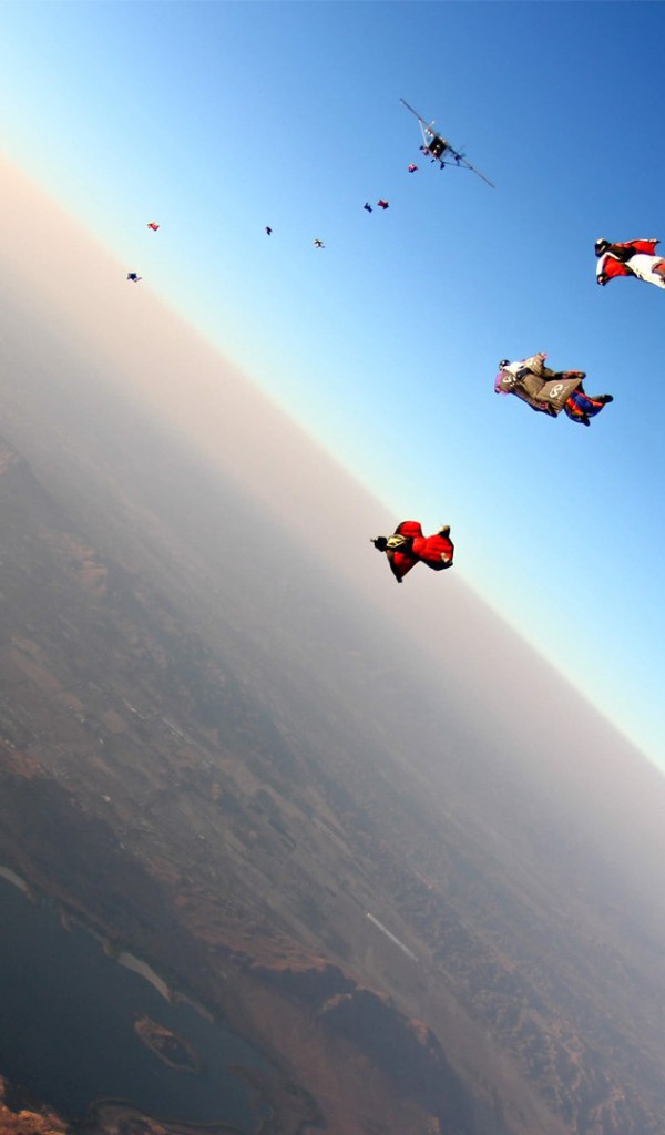 Прыгать с парашютом совсем не страшно