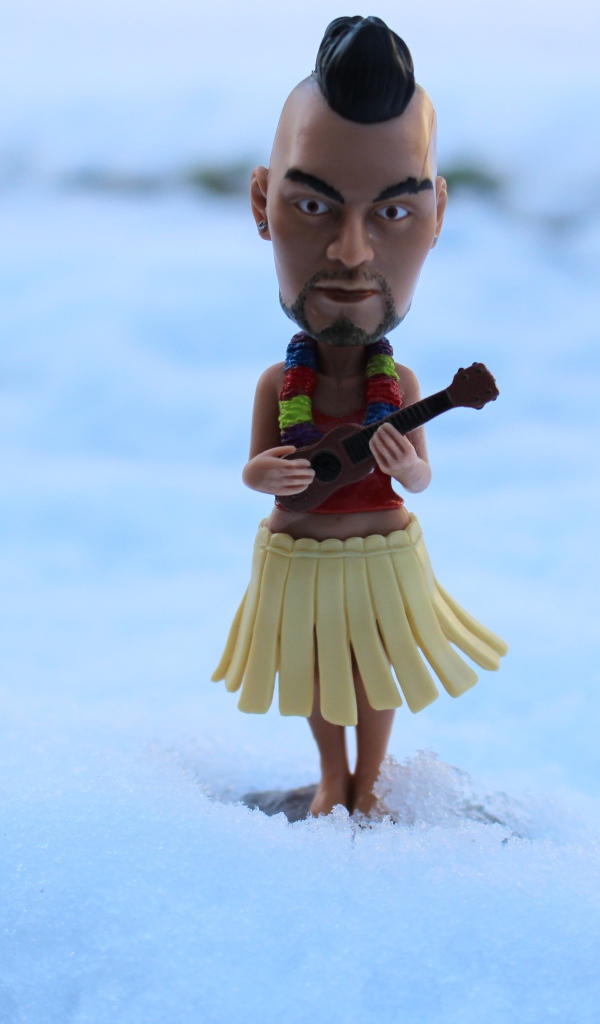 Статуэтка в виде мужчины с гитарой